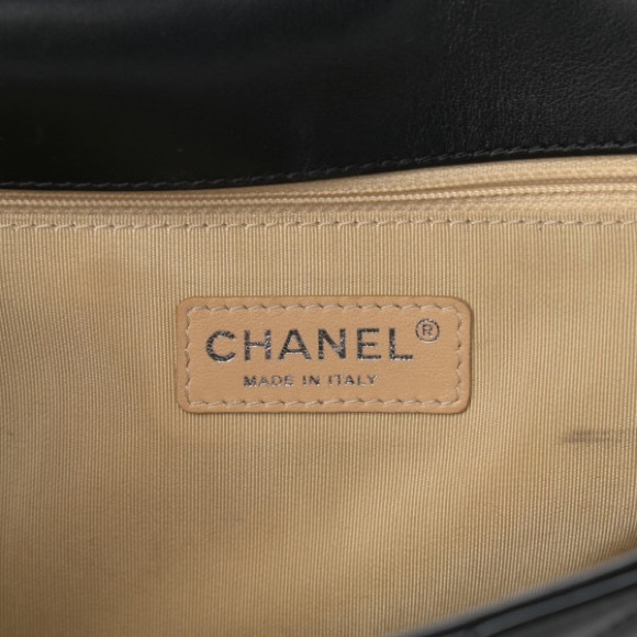 Chanel Diagonal Patent Quilted Flap Black - Picture 4 of 5